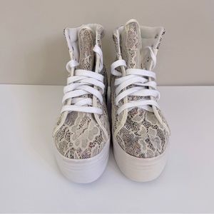 NWOT Jeffrey Campbell JC Play White Lace Platform Sneakers Rainbow Glitter Under